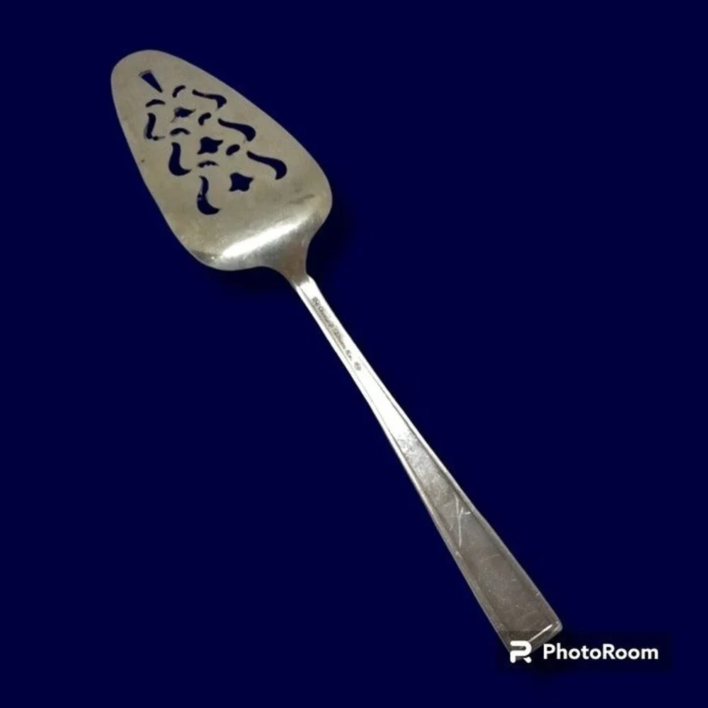 National Silver Company-King Edwards Silverplate Inauguration Pierced Pie Server